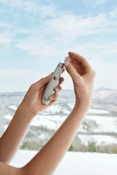 Iyo Revitalizing Eye & Lip Massager - 5