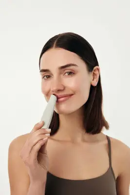Iyo Revitalizing Eye & Lip Massager - 3
